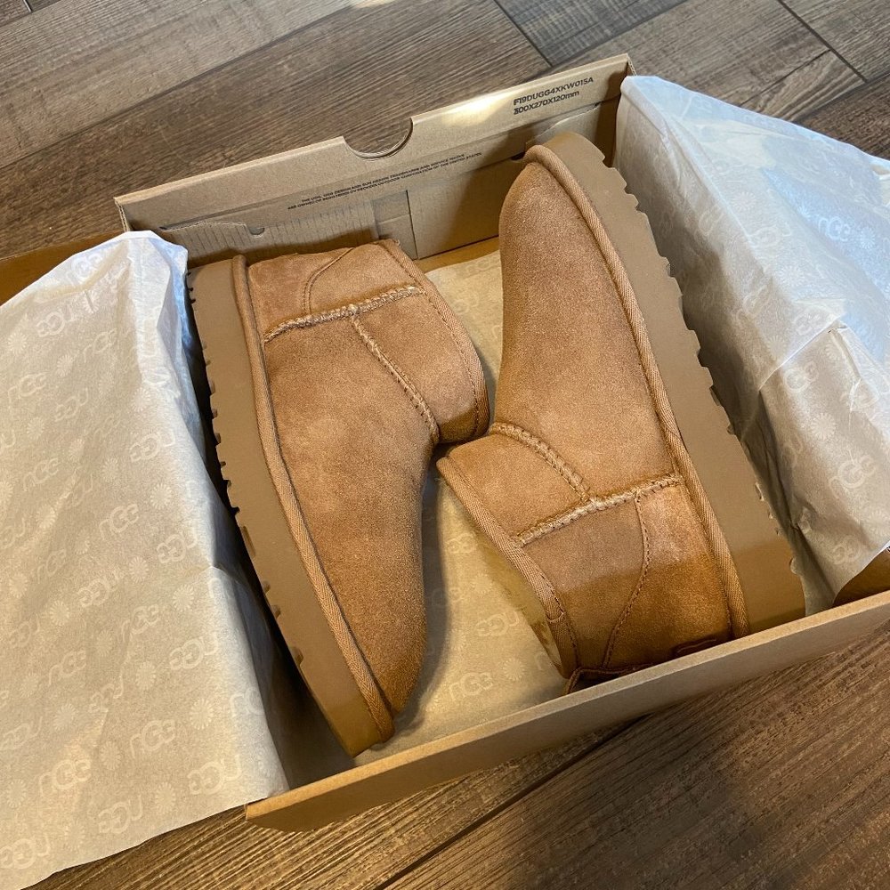 UGG Women's Classic Ultra Mini Ankle Boot - Size 7, Chestnut (NEW)